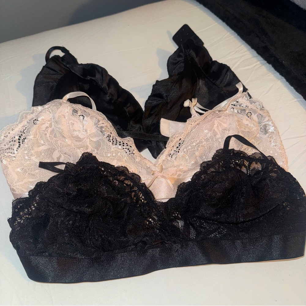 Elegant Bralette Set - Black and Cream